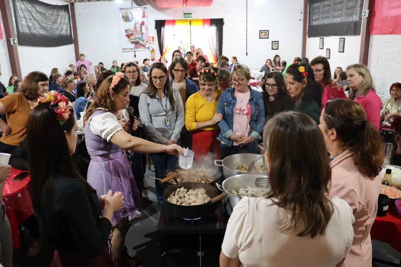 Oficina ensina novos pratos com carne suína na Oktoberfest